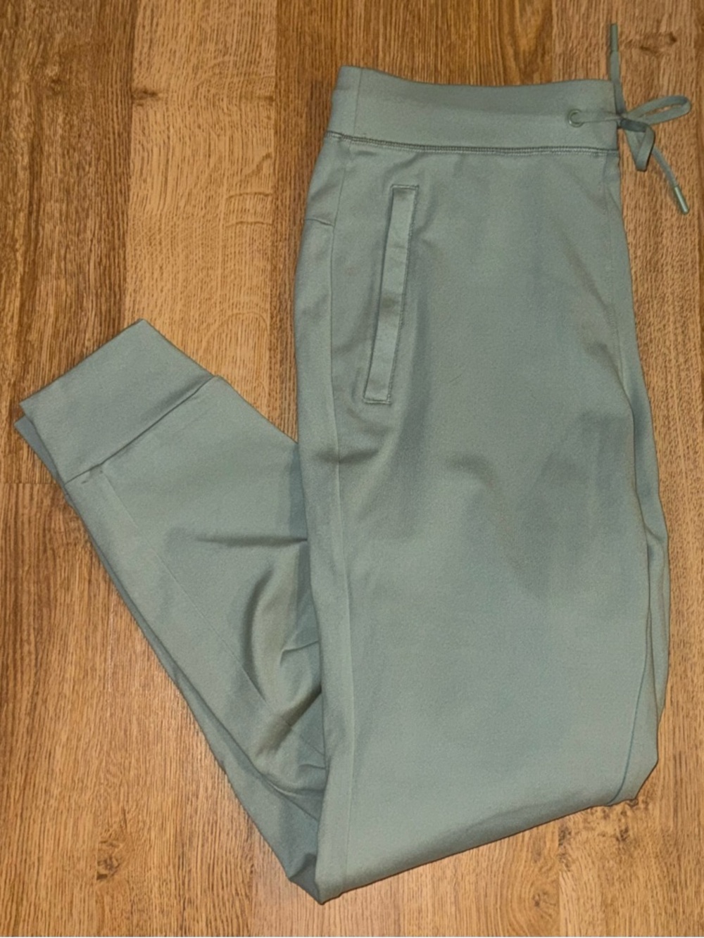 NWOT YOGALICIOUS LUXE Sage Green Track Joggers Sz S